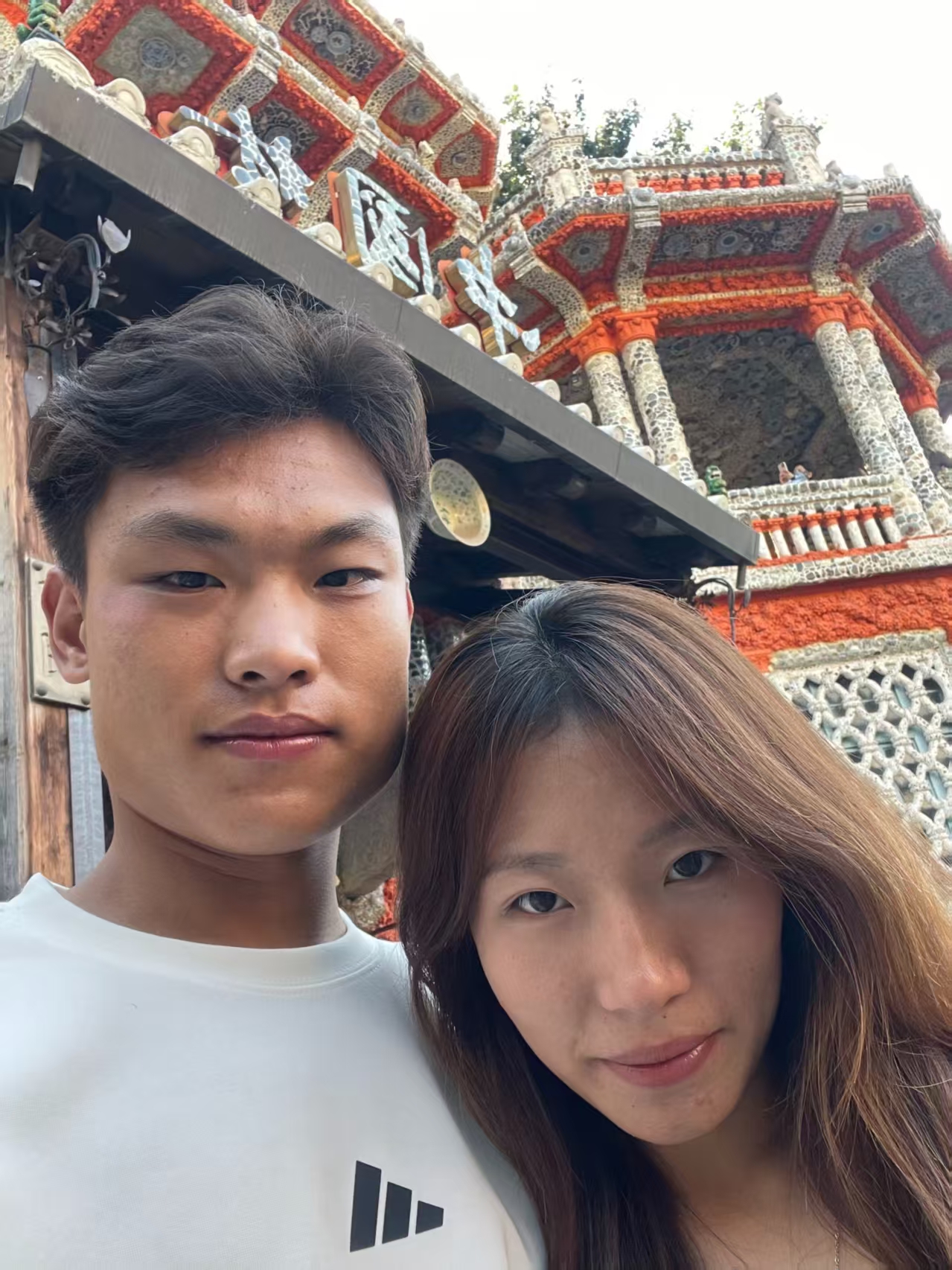 瓷房子情侣合照